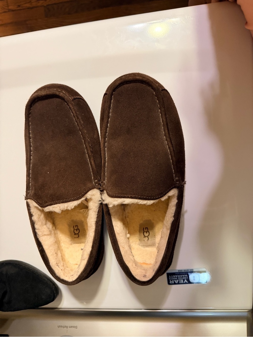 UGG Ascot Men’s Size 10 Brown Suede Sheepskin Lined Moccasin Slippers